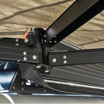 Sturdy joints on 270 Degree Jeep Awning